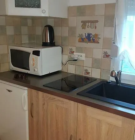 Holiday home Pres D'evry, Petite Maison Independante 1 Ch 1 Terrasse *